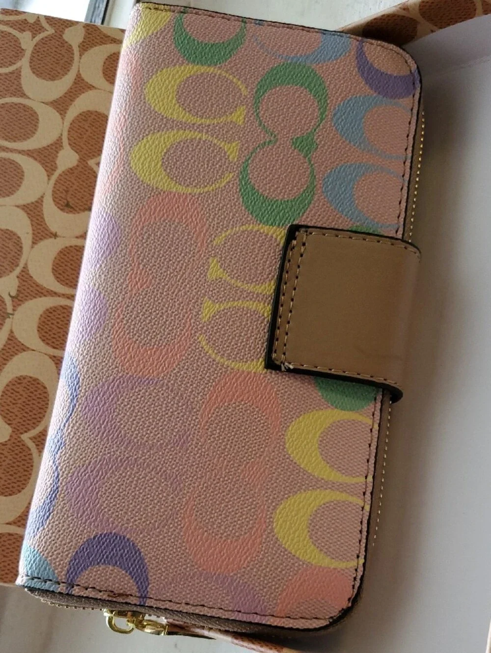 COACH☆Pastel Signature Zip Wallet in Multi-Color